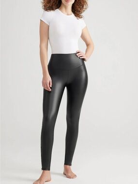 Yummie High-Rise Black Faux Leather Leggings size medium NWT
